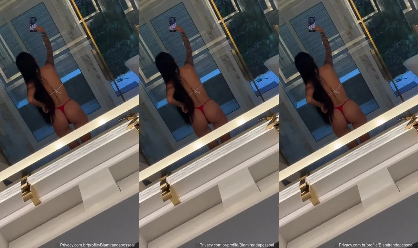 Bia Miranda Usando Cordão Cheiroso no Xvideos Privacy