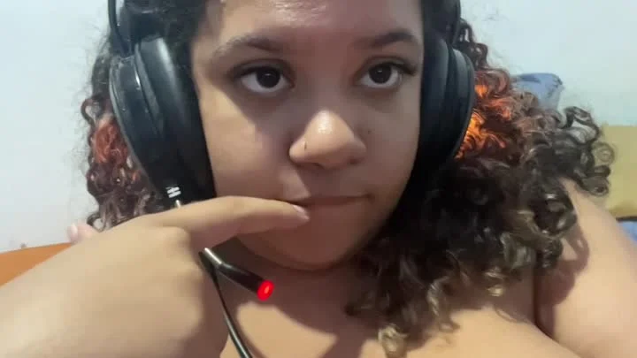 Melissa Pontes: Peituda exibindo suas peitas no Privacy