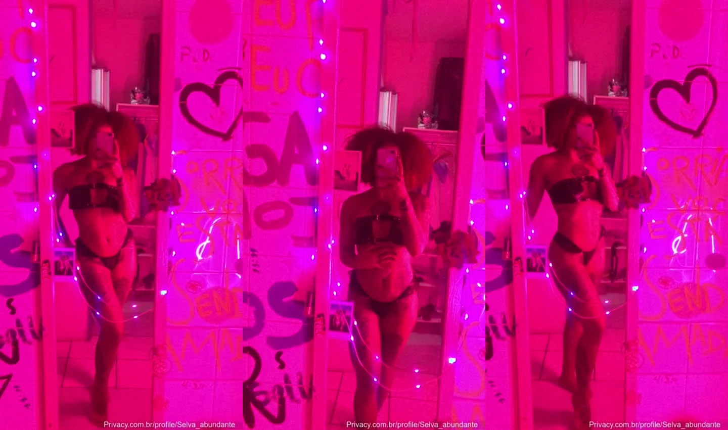 Mulata Gostosa Exibindo a Selva no Espelho – Privacy