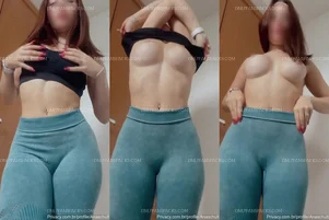 Novinha safada se exibindo sem roupa depois da academia