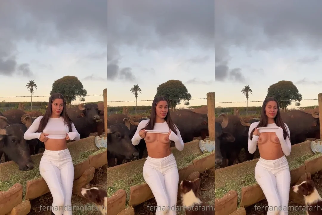 Fernanda Mota Exibe os Peitos Para o Gado Sedento