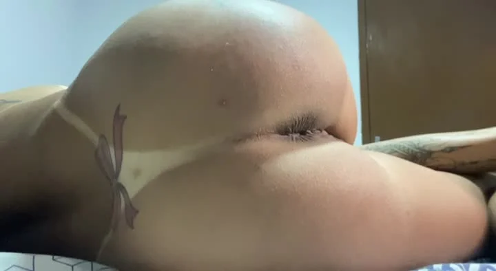 Lolla Martinelli Exibindo o Cuzinho Arrombado no Fapello